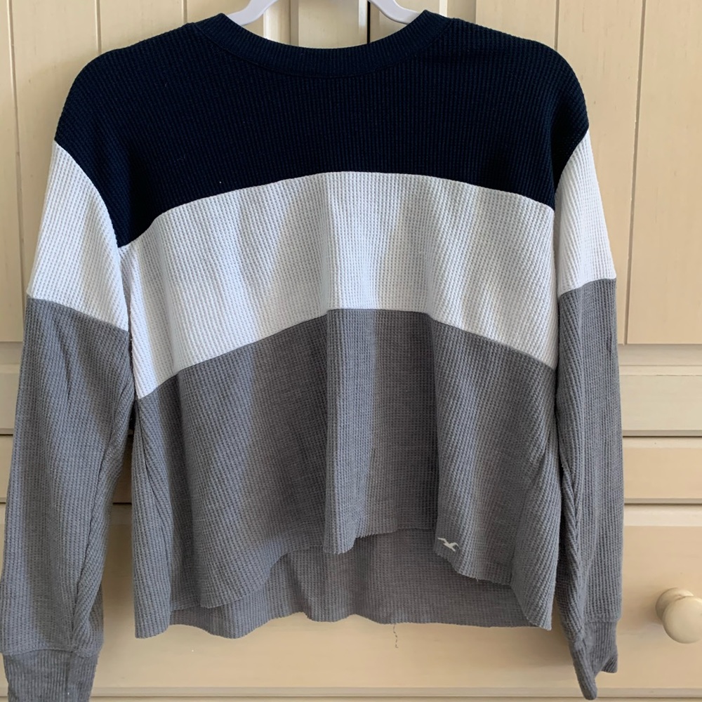 Hollister cropped long sleeve shirt